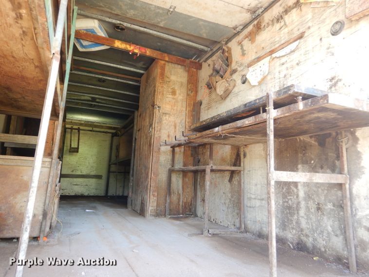 image for item GN9304 1986 GMC 7000 box truck