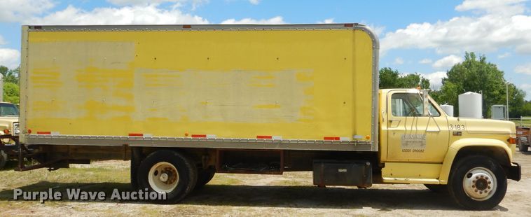 image for item GN9305 1986 GMC 7000 box truck