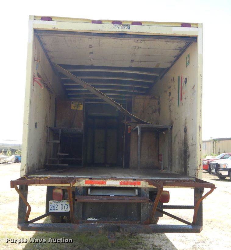 image for item GN9305 1986 GMC 7000 box truck