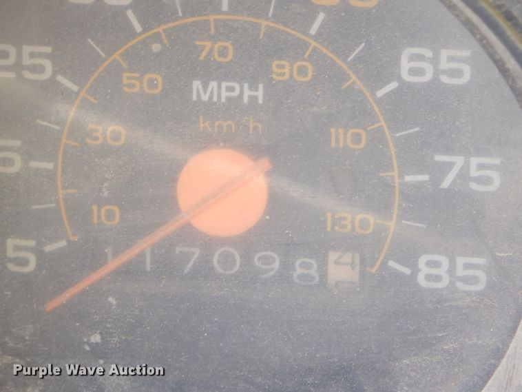 image for item GN9305 1986 GMC 7000 box truck