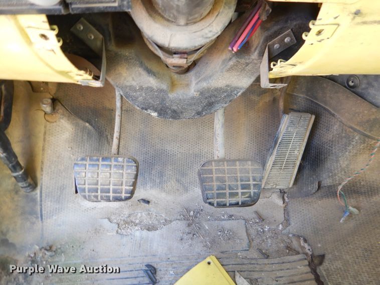 image for item GN9305 1986 GMC 7000 box truck