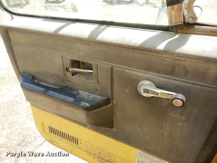 image for item GN9305 1986 GMC 7000 box truck