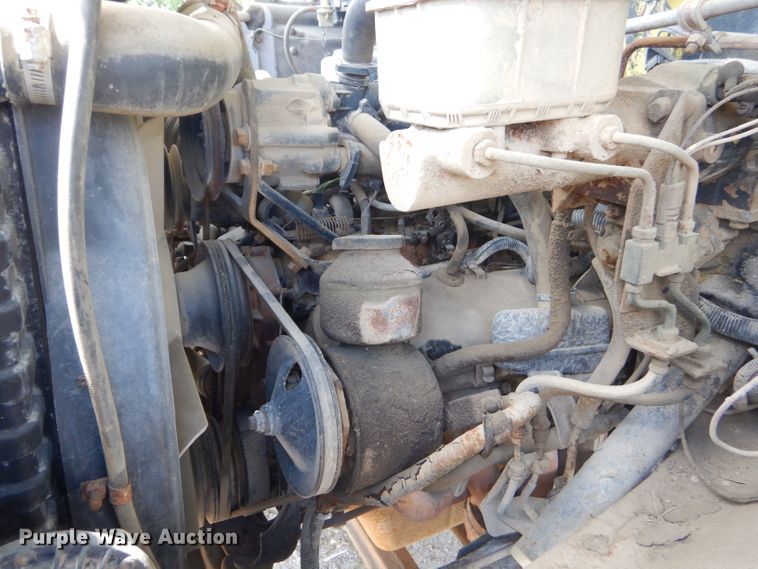 image for item GN9305 1986 GMC 7000 box truck