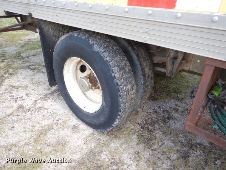 image for item GN9305 1986 GMC 7000 box truck