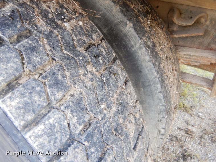 image for item GN9305 1986 GMC 7000 box truck