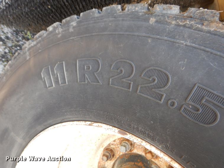 image for item GN9305 1986 GMC 7000 box truck