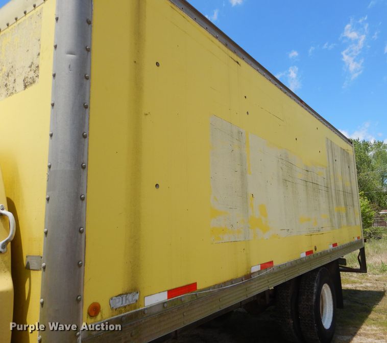 image for item GN9305 1986 GMC 7000 box truck