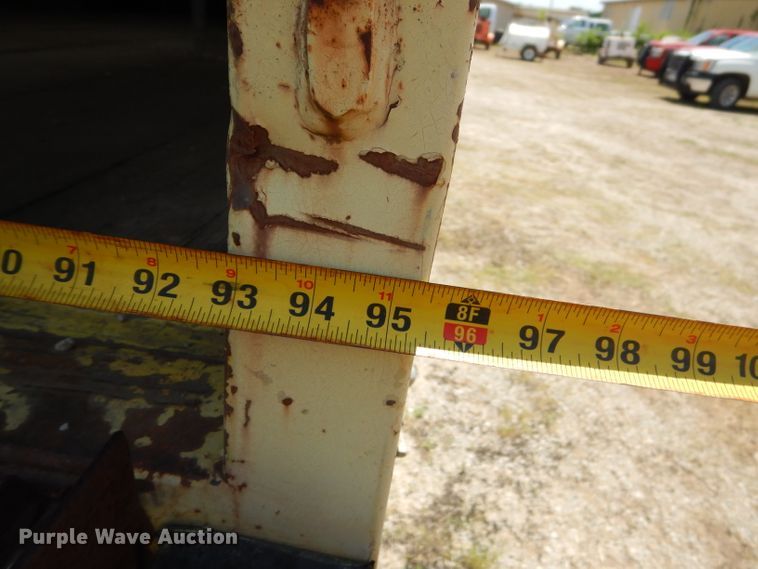 image for item GN9305 1986 GMC 7000 box truck