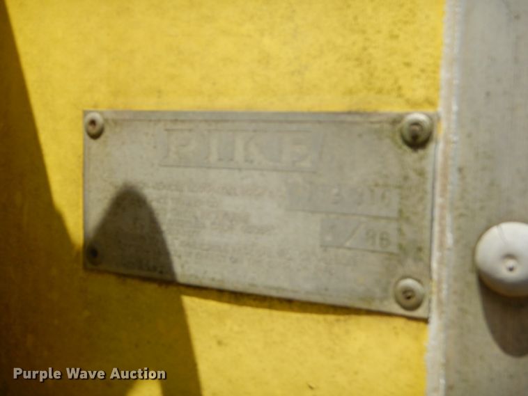 image for item GN9305 1986 GMC 7000 box truck