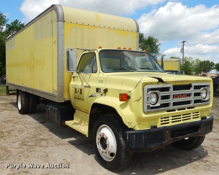 image for item GN9306 1988 GMC 7000 box truck