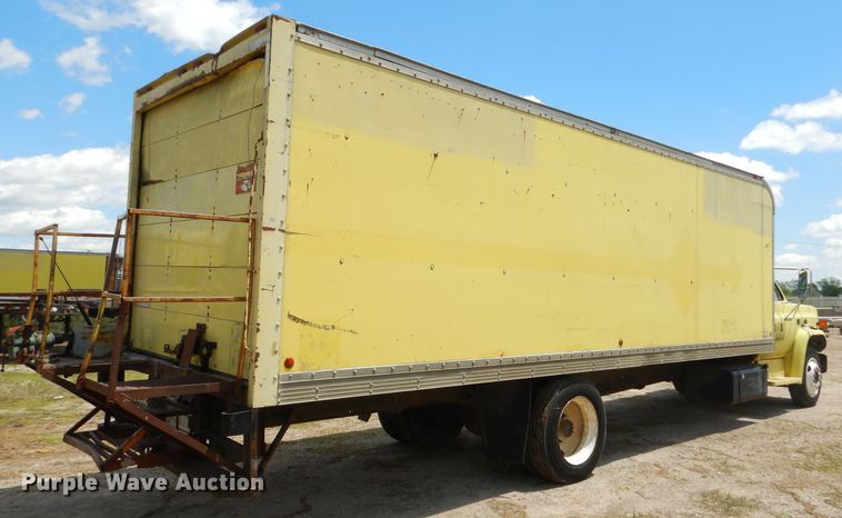 image for item GN9306 1988 GMC 7000 box truck