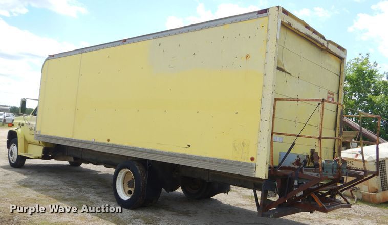 image for item GN9306 1988 GMC 7000 box truck