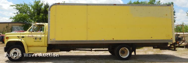 image for item GN9306 1988 GMC 7000 box truck