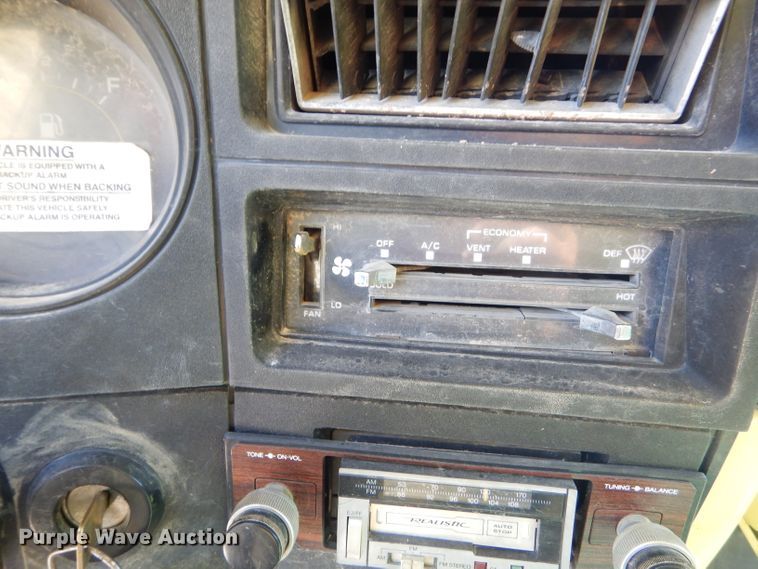 image for item GN9306 1988 GMC 7000 box truck