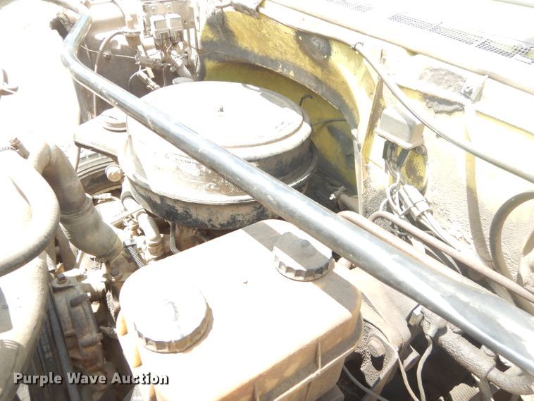 image for item GN9306 1988 GMC 7000 box truck