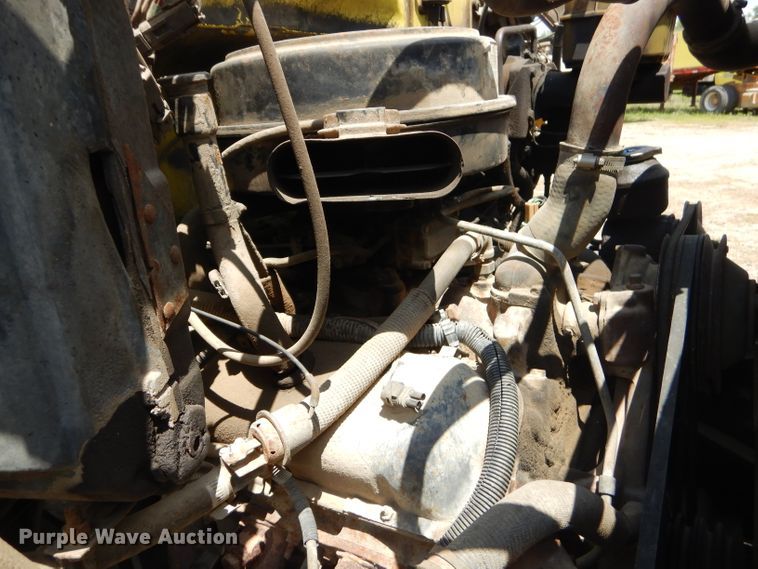 image for item GN9306 1988 GMC 7000 box truck