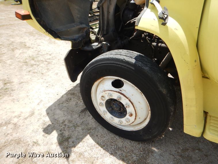 image for item GN9306 1988 GMC 7000 box truck