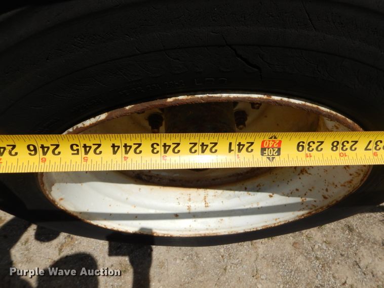 image for item GN9306 1988 GMC 7000 box truck