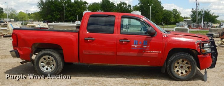 image for item GN9315 2008 Chevrolet Silverado 1500  Crew Cab pickup truck