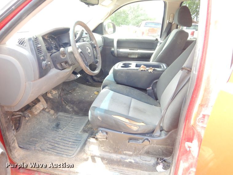 image for item GN9315 2008 Chevrolet Silverado 1500  Crew Cab pickup truck