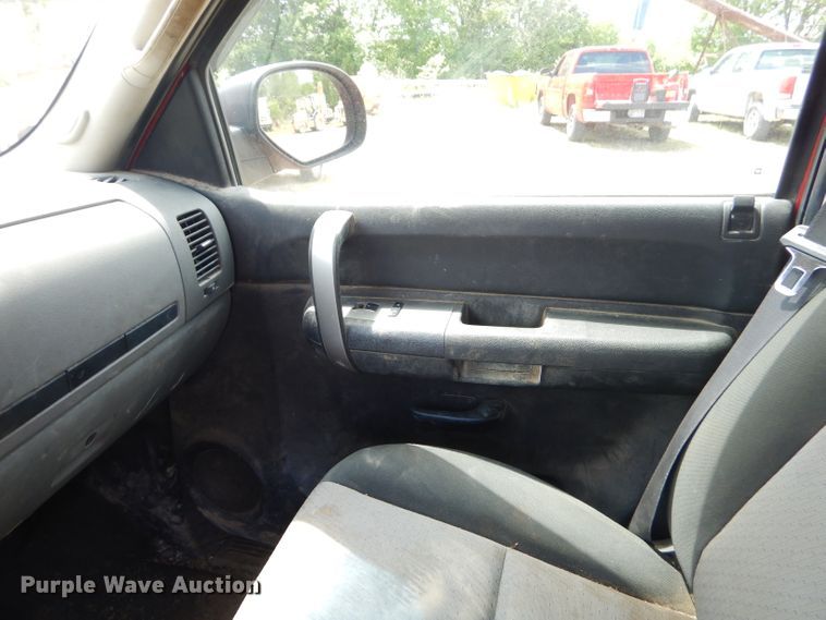 image for item GN9315 2008 Chevrolet Silverado 1500  Crew Cab pickup truck