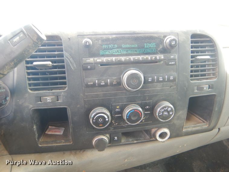 image for item GN9315 2008 Chevrolet Silverado 1500  Crew Cab pickup truck