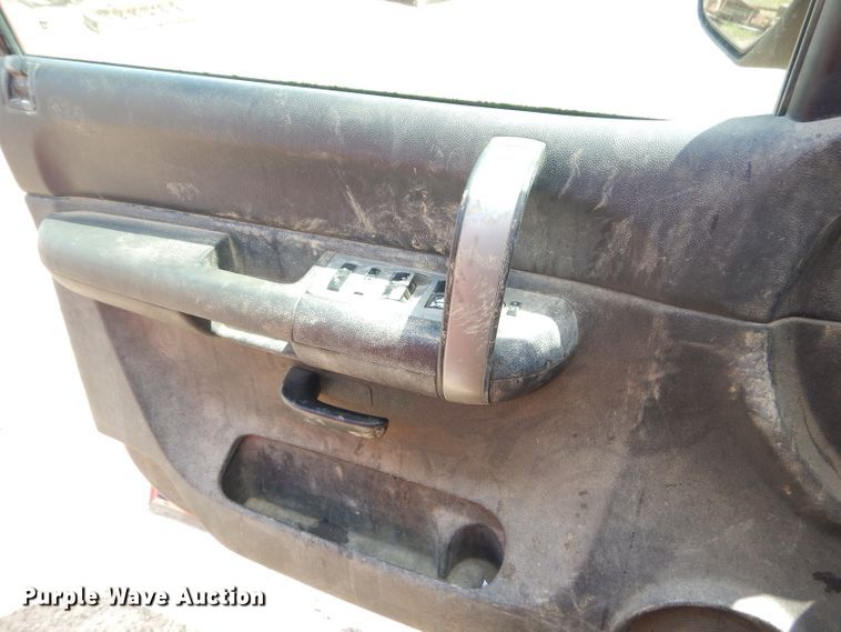 image for item GN9315 2008 Chevrolet Silverado 1500  Crew Cab pickup truck