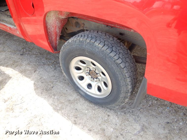 image for item GN9315 2008 Chevrolet Silverado 1500  Crew Cab pickup truck