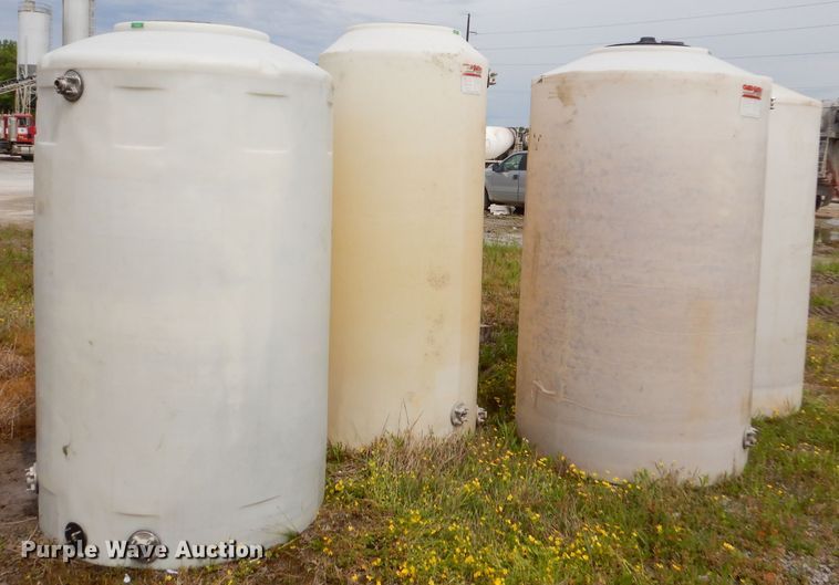 image for item GN9348 (4) poly tanks