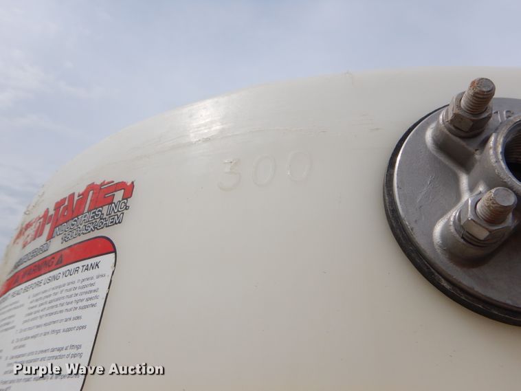 image for item GN9348 (4) poly tanks