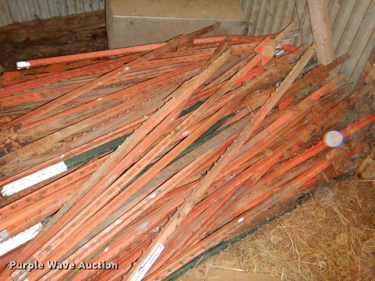 image for item GN9355 Approximately 100 steel T-posts