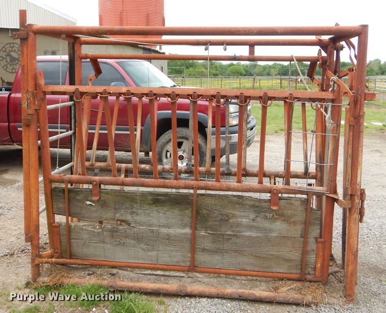 image for item GN9357 Steel squeeze chute
