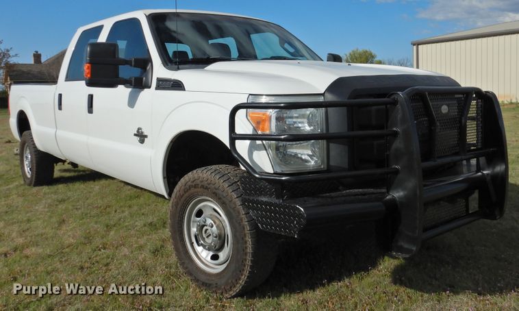 image for item GN9820 2015 Ford F350 Super Duty  Crew Cab pickup truck