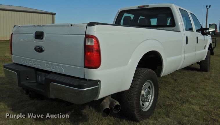 image for item GN9820 2015 Ford F350 Super Duty  Crew Cab pickup truck