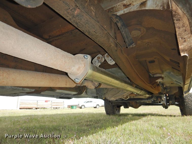 image for item GN9820 2015 Ford F350 Super Duty  Crew Cab pickup truck