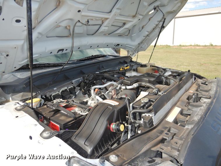 image for item GN9820 2015 Ford F350 Super Duty  Crew Cab pickup truck