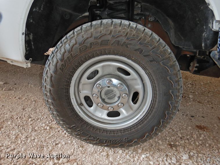 image for item GN9820 2015 Ford F350 Super Duty  Crew Cab pickup truck