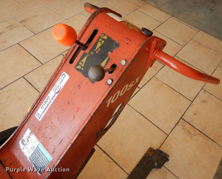 image for item GO9134 2000 Ditch Witch 100SX vibratory cable plow