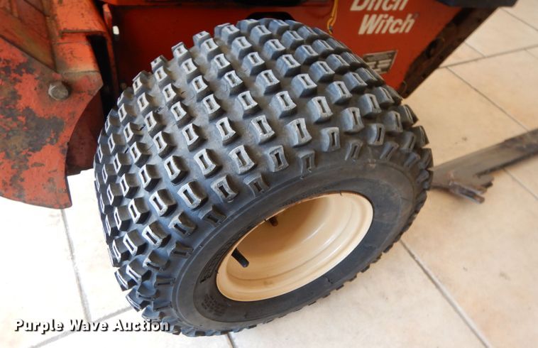 image for item GO9134 2000 Ditch Witch 100SX vibratory cable plow