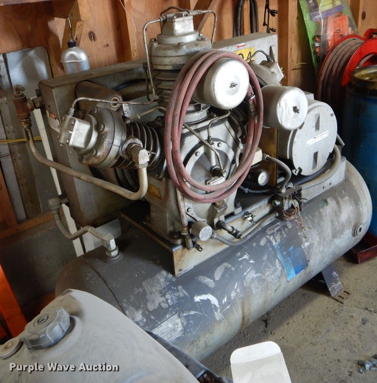 image for item GO9594 Ingersoll Rand T30 air compressor