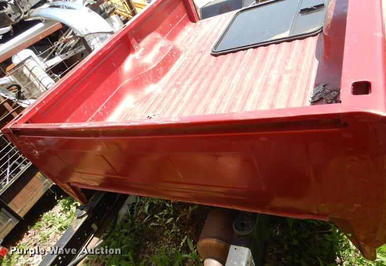 image for item GO9597 1997 Ford F250 pickup truck bed