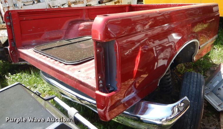 image for item GO9597 1997 Ford F250 pickup truck bed