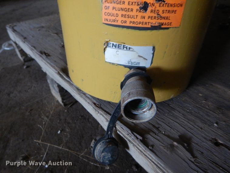 image for item GO9620 Enerpac hydraulic jack