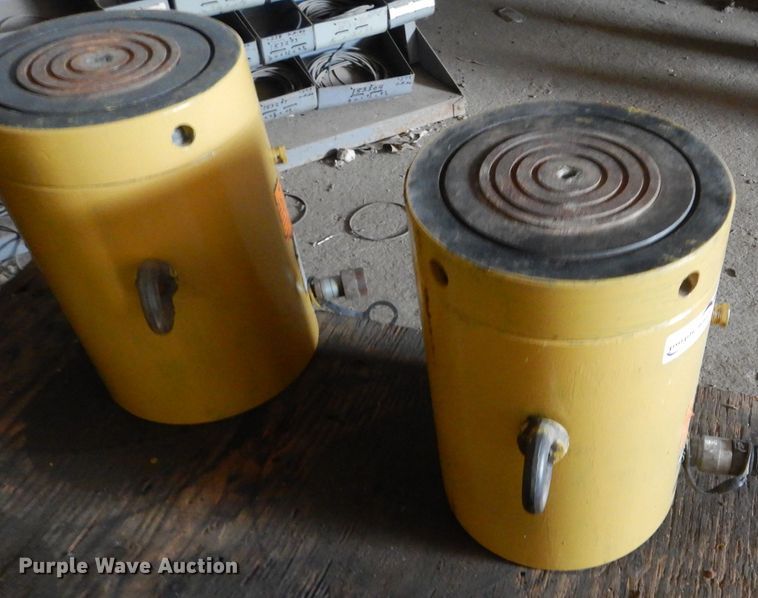 image for item GO9621 Enerpac hydraulic jack