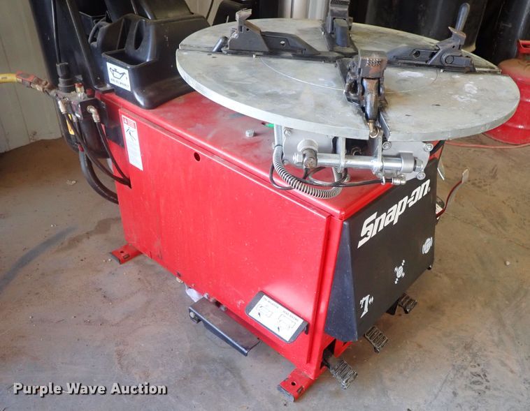 image for item GR9089 Snap-On EEWH311C tire machine