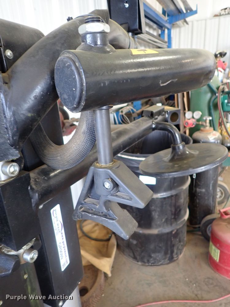 image for item GR9089 Snap-On EEWH311C tire machine