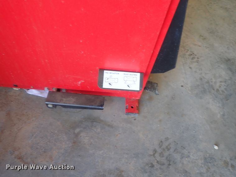 image for item GR9089 Snap-On EEWH311C tire machine