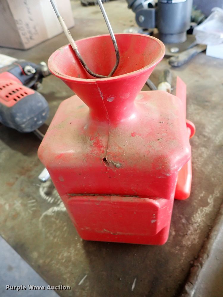 image for item GR9089 Snap-On EEWH311C tire machine