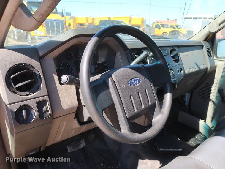 image for item GS9755 2008 Ford F250 Super Duty XL utility bed pickup truck