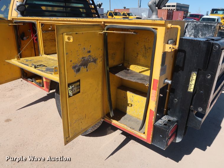 image for item GS9755 2008 Ford F250 Super Duty XL utility bed pickup truck